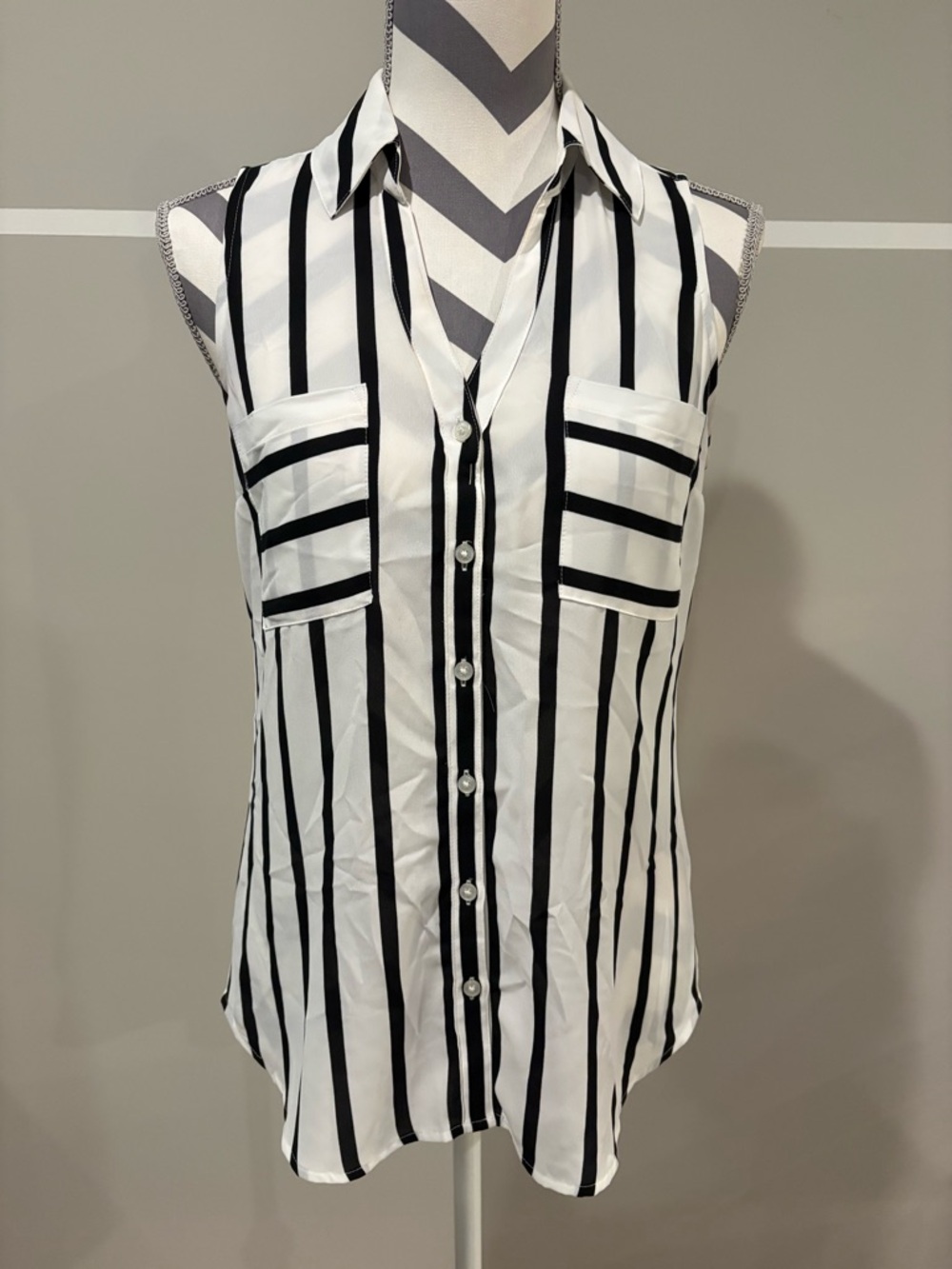 Express Portofino Black & White Stripe Sleeveless Button-Front Blouse